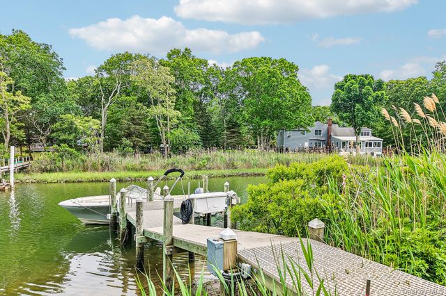 2100 Glenn Road, Southold, NY 11971