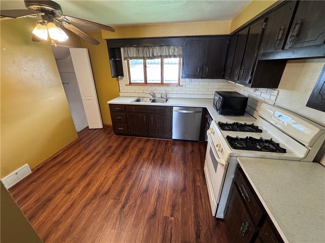 1134 Strawn Ave, New Kensington, PA 15068