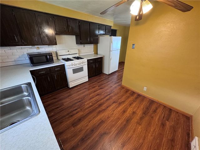 1134 Strawn Ave, New Kensington, PA 15068