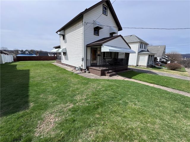 1134 Strawn Ave, New Kensington, PA 15068