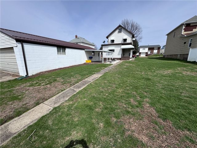 1134 Strawn Ave, New Kensington, PA 15068