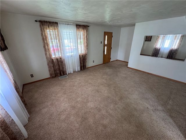 1134 Strawn Ave, New Kensington, PA 15068
