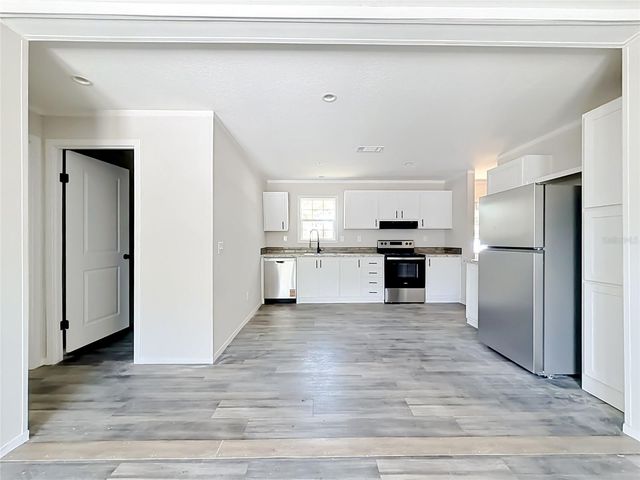 8002 MOBILAIRE DRIVE, Orlando, FL 32822