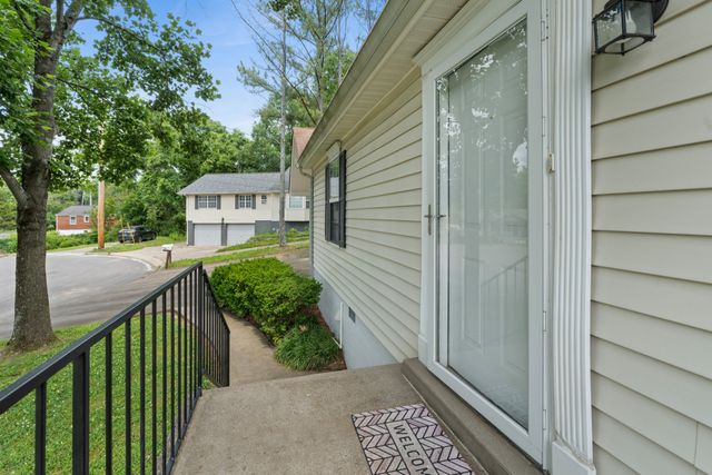 2822 Airwood Dr, Nashville, TN 37214