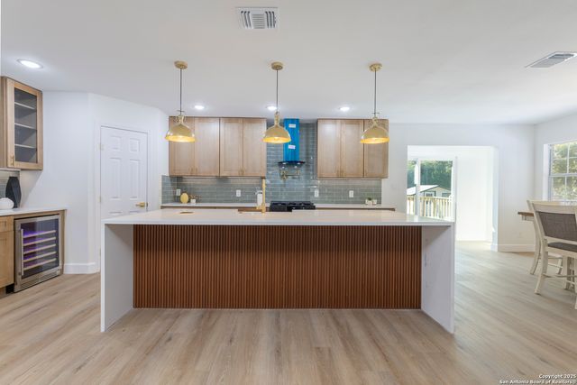 106 Irvington, San Antonio, TX 78209