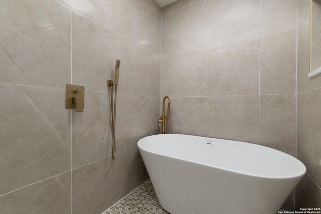 106 Irvington, San Antonio, TX 78209