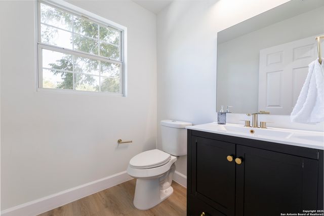 106 Irvington, San Antonio, TX 78209