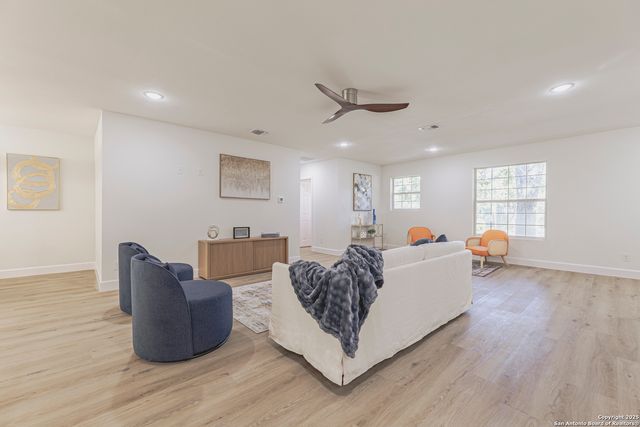 106 Irvington, San Antonio, TX 78209