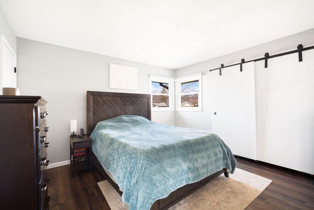 1230 Fox Point DRIVE, Waukesha, WI 53189