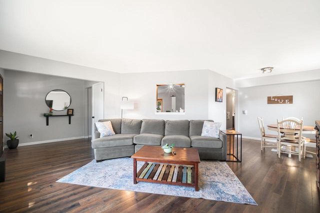 1230 Fox Point DRIVE, Waukesha, WI 53189