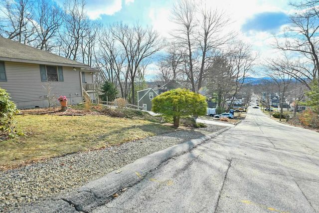 387 Harrison Street, Manchester, NH 03104