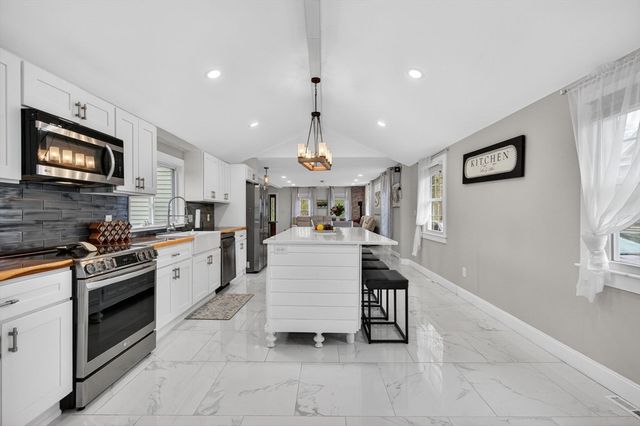 399 N Main St, Salem, NH 03079