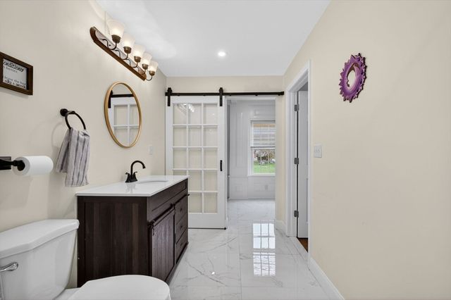 399 N Main St, Salem, NH 03079