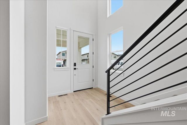 8149 N Breezy Ave, Boise, ID 83714