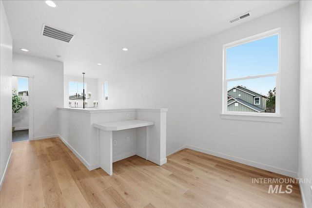 8149 N Breezy Ave, Boise, ID 83714