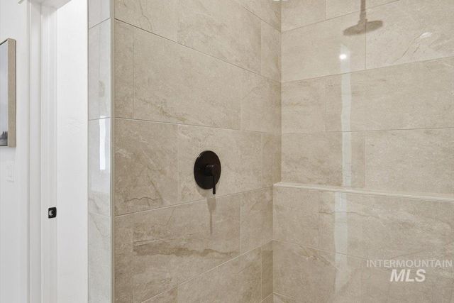 8149 N Breezy Ave, Boise, ID 83714