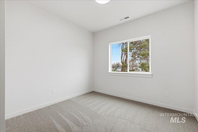 8149 N Breezy Ave, Boise, ID 83714