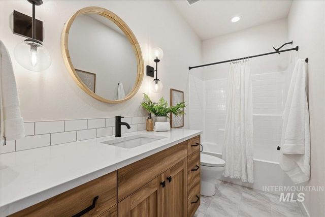 8149 N Breezy Ave, Boise, ID 83714