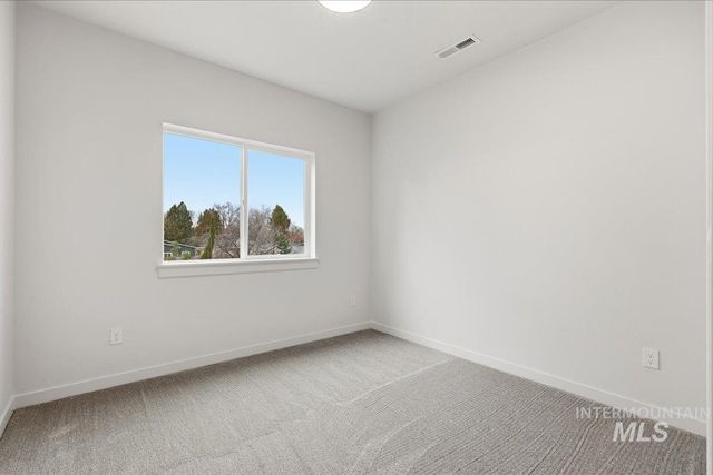 8149 N Breezy Ave, Boise, ID 83714