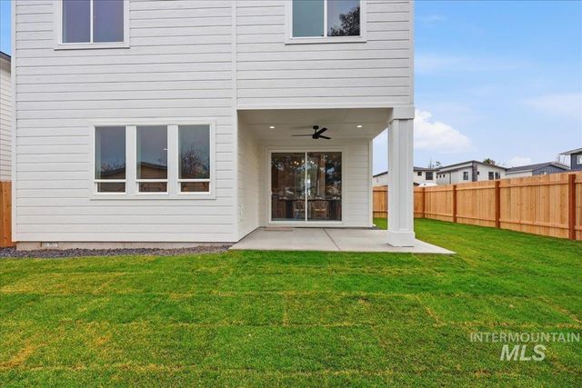 8149 N Breezy Ave, Boise, ID 83714