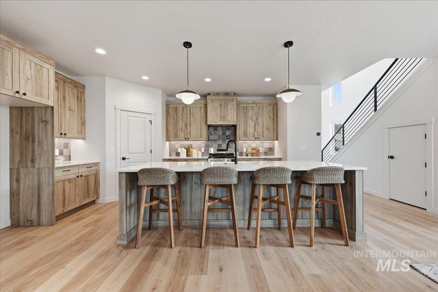 8149 N Breezy Ave, Boise, ID 83714