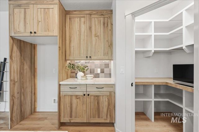 8149 N Breezy Ave, Boise, ID 83714