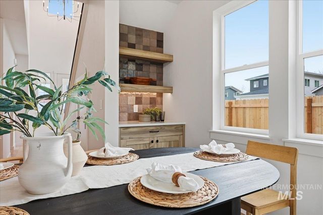 8149 N Breezy Ave, Boise, ID 83714