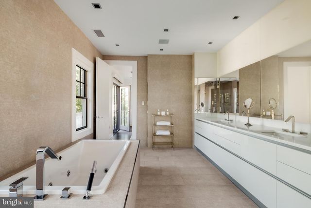 2361 N EDGEWOOD ST, Arlington, VA 22207