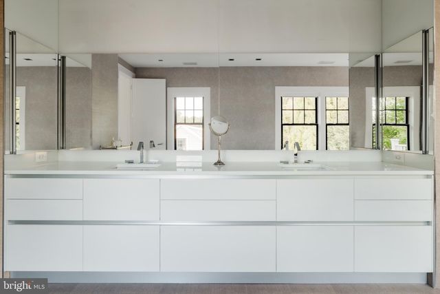 2361 N EDGEWOOD ST, Arlington, VA 22207