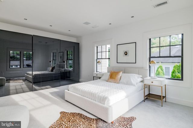 2361 N EDGEWOOD ST, Arlington, VA 22207