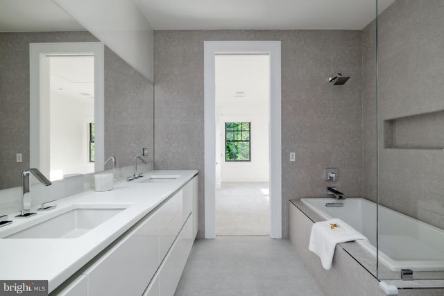 2361 N EDGEWOOD ST, Arlington, VA 22207