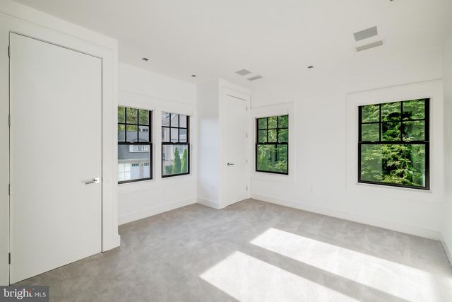 2361 N EDGEWOOD ST, Arlington, VA 22207