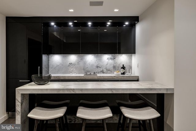 2361 N EDGEWOOD ST, Arlington, VA 22207