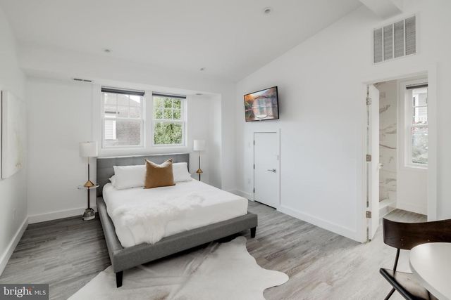 2361 N EDGEWOOD ST, Arlington, VA 22207