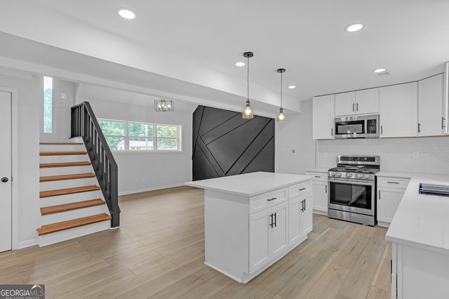 1882 Winding Creek Lane SW, Marietta, GA 30064