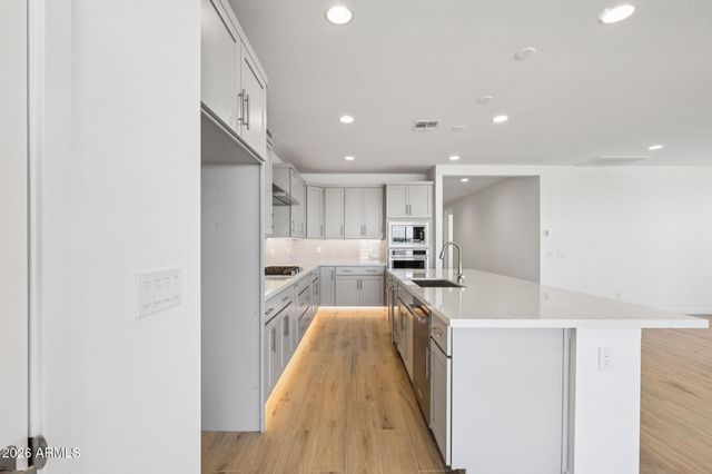 7938 W GRISWOLD Road, Peoria, AZ 85345