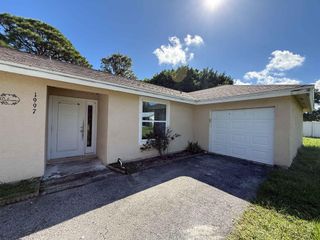 1997 SE Burgundy Lane, Port St Lucie, FL 34952