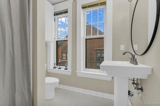 615 W Hancock Street 202, Detroit, MI 48201