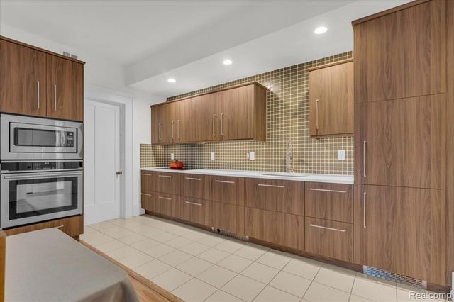 615 W Hancock Street 202, Detroit, MI 48201