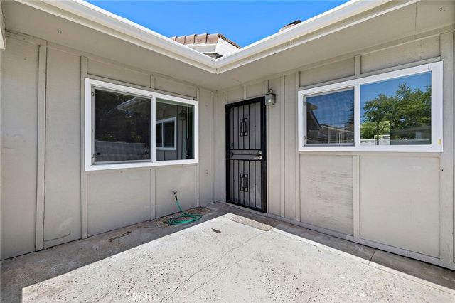 38750 Via Las Flores, Murrieta, CA 92563