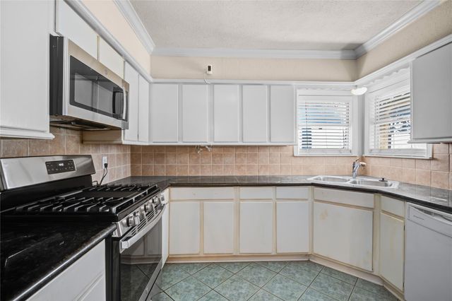 5902 Hornwood Dr A, Houston, TX 77081