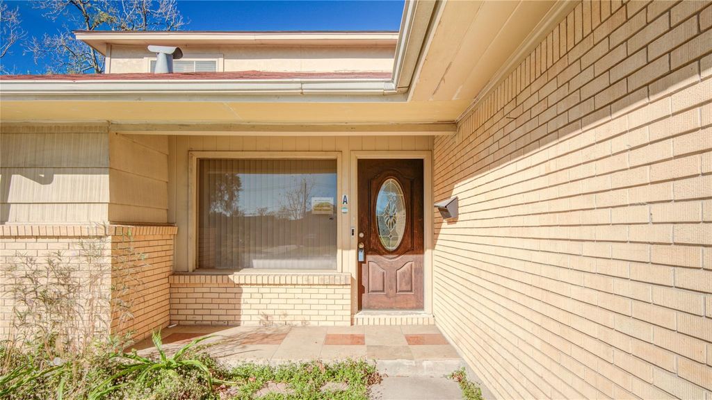 5902 Hornwood Dr A, Houston, TX 77081