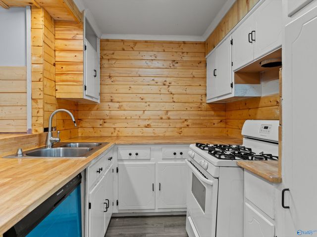 485 John L Gap Road, Boaz, AL 35956