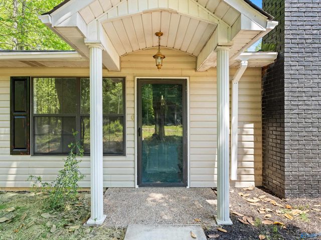 485 John L Gap Road, Boaz, AL 35956