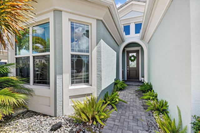 4560 Ambersweet Way, The Acreage, FL 33470