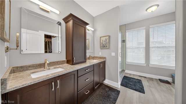 32646 Albion Drive, Avon Lake, OH 44012