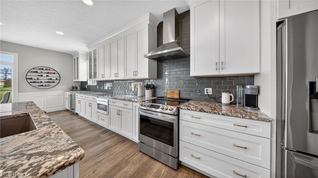 32646 Albion Drive, Avon Lake, OH 44012