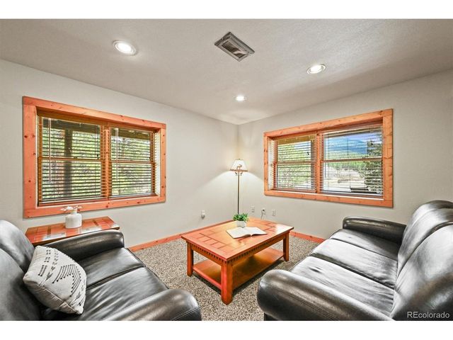 9868 Overlook Rd, Sedalia, CO 80135