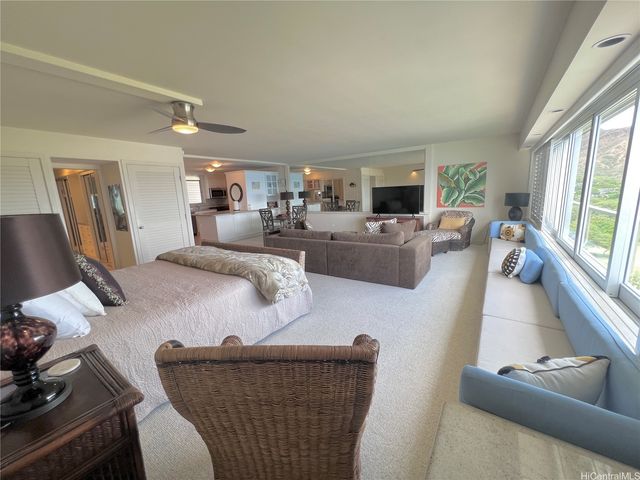 2895 Kalakaua Avenue 1705, Honolulu, HI 96815
