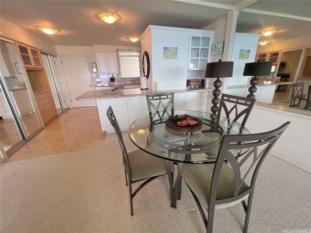 2895 Kalakaua Avenue 1705, Honolulu, HI 96815